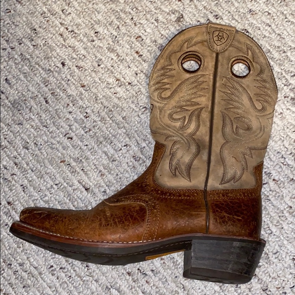 Men’s Ariat cowboy boots